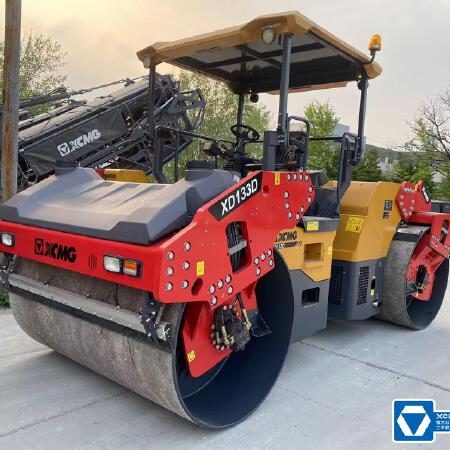 徐工XD133D双钢轮压路机