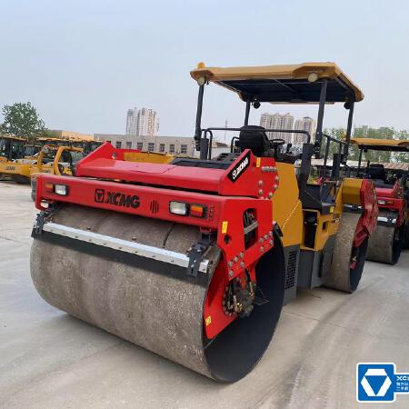 徐工XD133D双钢轮压路机