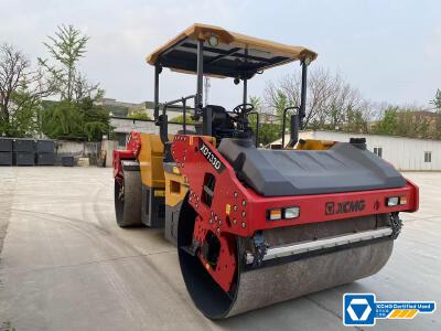 徐工XD133D雙鋼輪壓路機(jī)