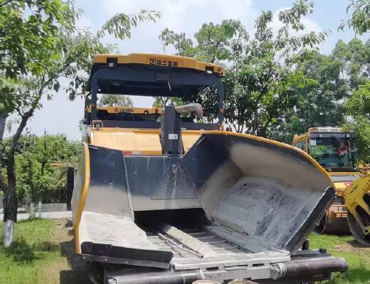 徐工RP1655摊铺机