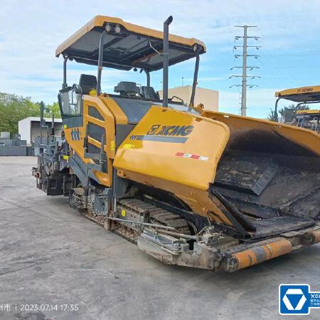 徐工RP1005T摊铺机