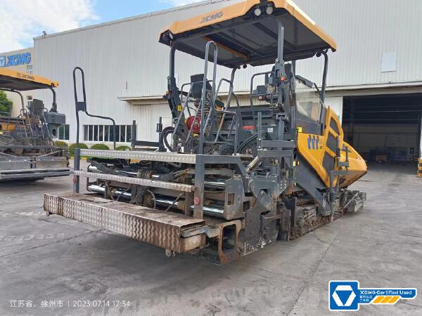 徐工RP1005T攤鋪機