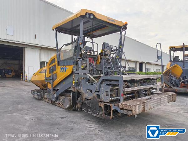 徐工RP1005T攤鋪機