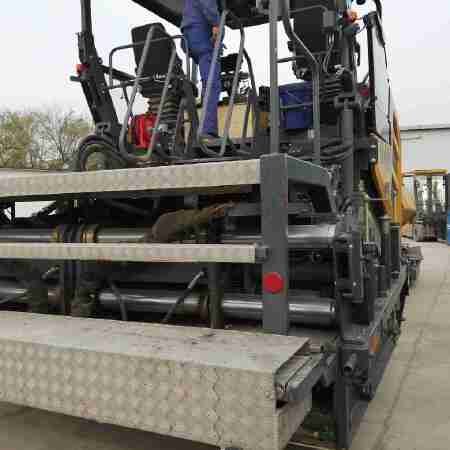 徐工RP1005T摊铺机