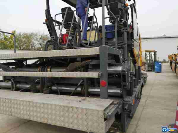 徐工RP1005T攤鋪機(jī)