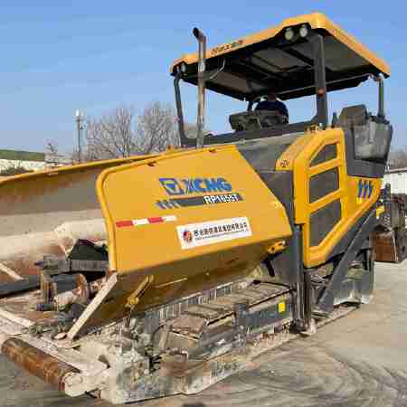 徐工RP1355T摊铺机