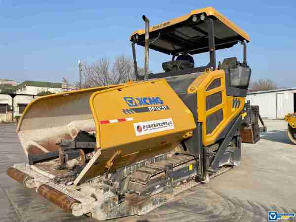 徐工RP1355T攤鋪機