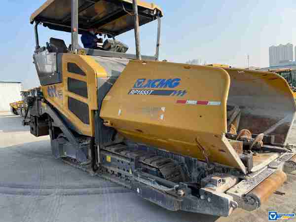 徐工RP1355T攤鋪機