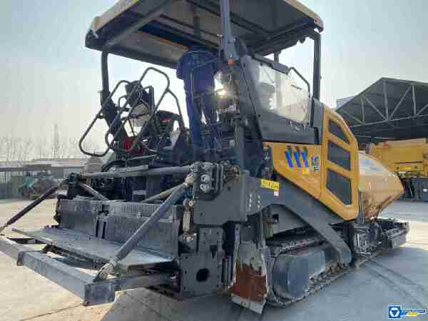 徐工RP1355T攤鋪機