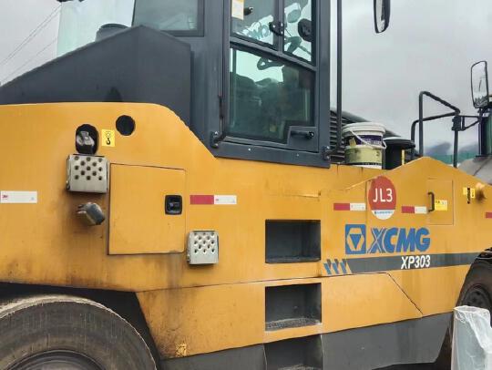 徐工XP303輪胎壓路機(30噸膠輪)