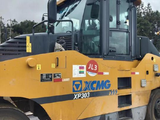 徐工XP303輪胎壓路機(30噸膠輪)