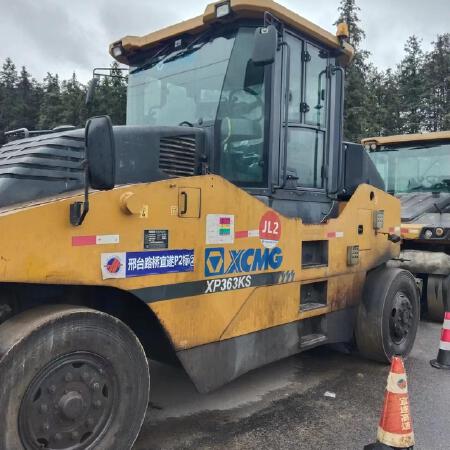 徐工XP363KS轮胎压路机(36吨胶轮)