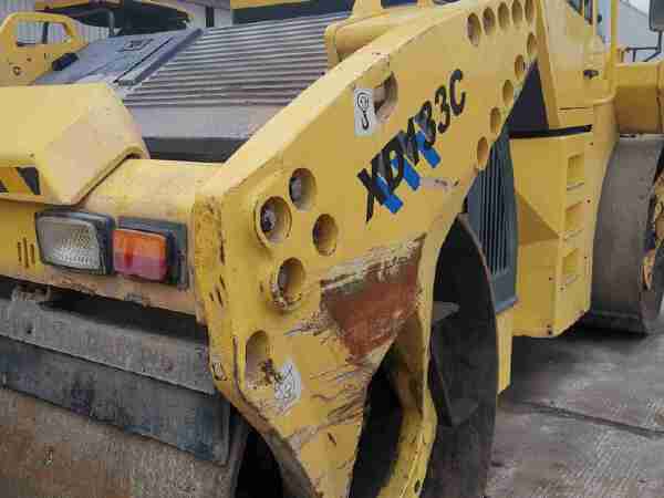 徐工XD133C雙鋼輪壓路機(jī)