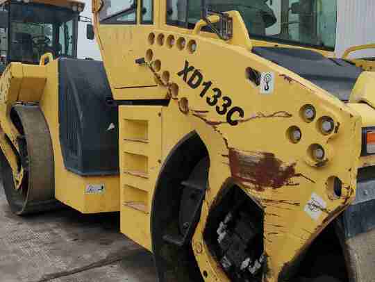 徐工XD133C雙鋼輪壓路機(jī)
