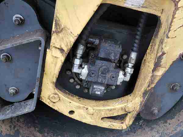 徐工XD133C雙鋼輪壓路機(jī)