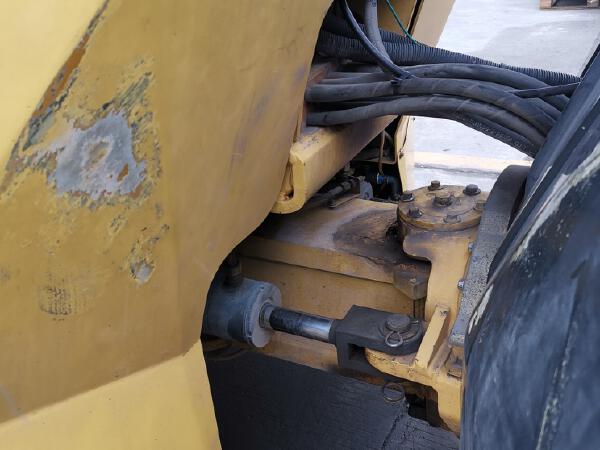 徐工XD133C雙鋼輪壓路機(jī)