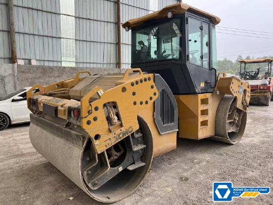 徐工XD135TCIV雙鋼輪壓路機