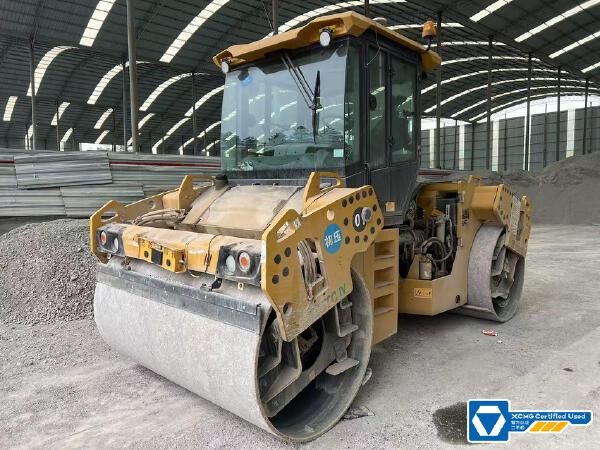 徐工XD135TCIV雙鋼輪壓路機(jī)