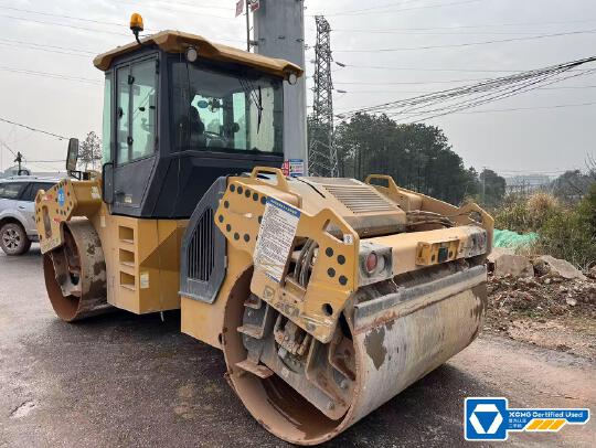 徐工XD135TCIV雙鋼輪壓路機(jī)