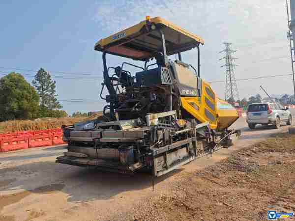 徐工RP1005HDIV攤鋪機(jī)