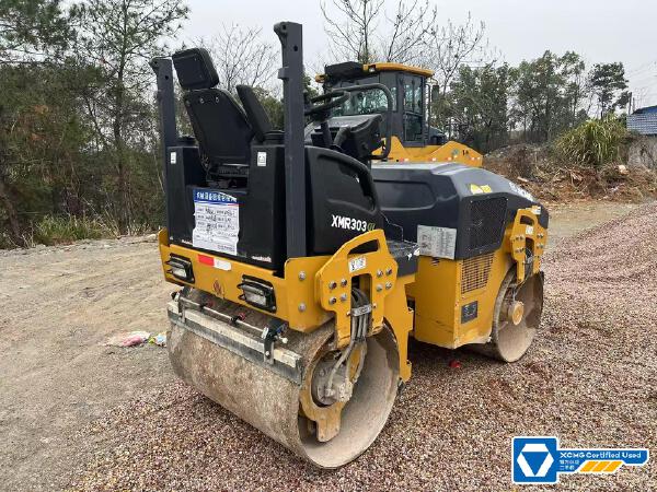 徐工XMR303IV手扶式振動壓路機(jī)