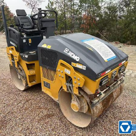 徐工XMR303IV手扶式振动压路机