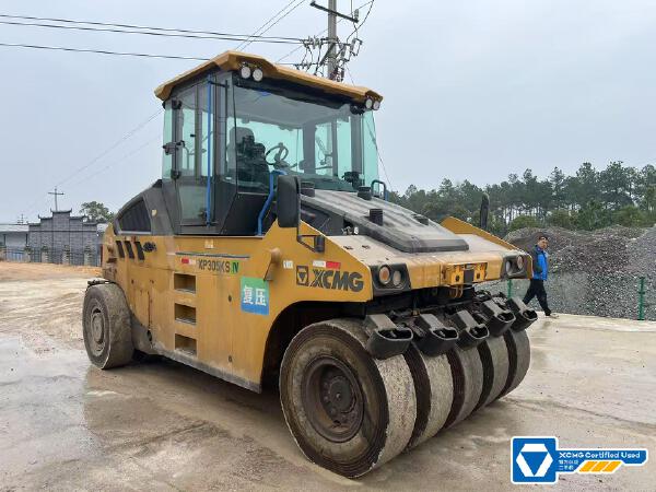 徐工XP305KSIV輪胎壓路機(jī)