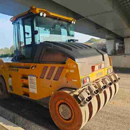 徐工XP305KSIV轮胎压路机