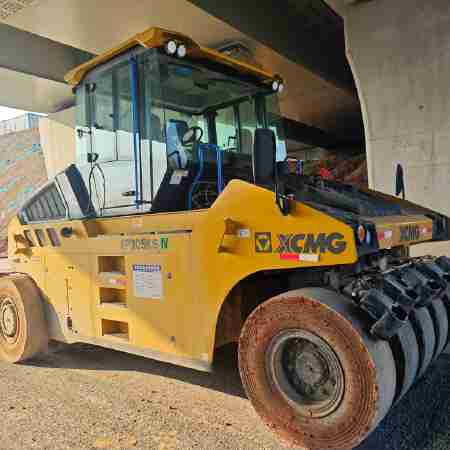 徐工XP305KSIV轮胎压路机