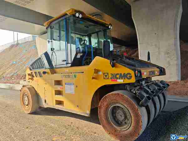 徐工XP305KSIV輪胎壓路機(jī)