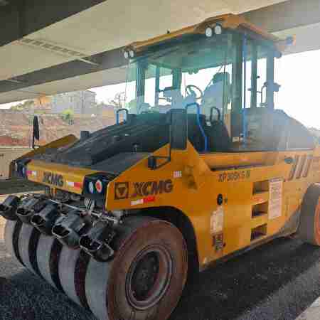 徐工XP305KSIV轮胎压路机