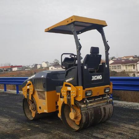 徐工XMR303IV手扶式振动压路机