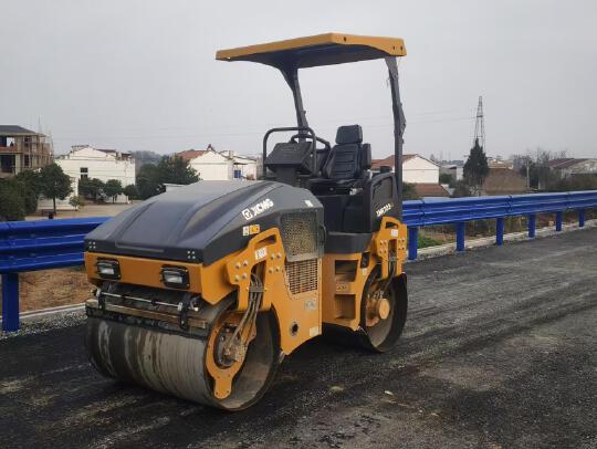徐工XMR303IV手扶式振動壓路機