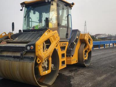 徐工XD135TIV雙鋼輪壓路機(jī)
