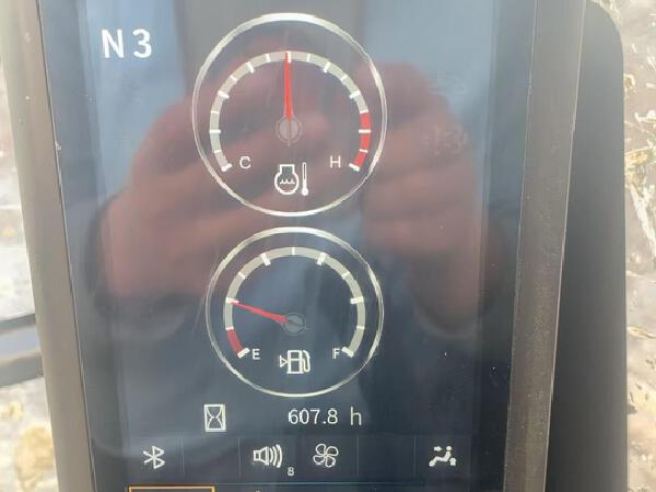 徐工XE135GA履带式挖掘机