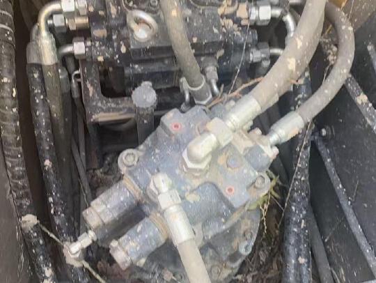 徐工XE135GA履带式挖掘机