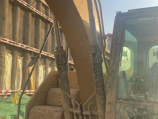 徐工XE135GA履带式挖掘机