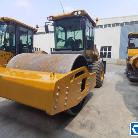 徐工XS225JIV单钢轮压路机