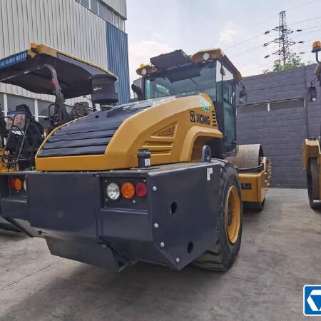 徐工XS225JIV单钢轮压路机