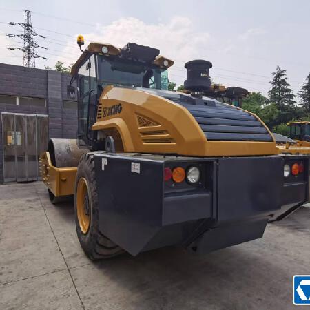 徐工XS225JIV单钢轮压路机