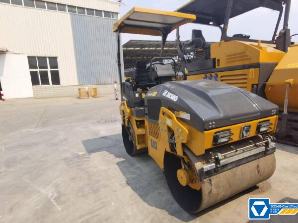 徐工XMR303IV手扶式振動(dòng)壓路機(jī)