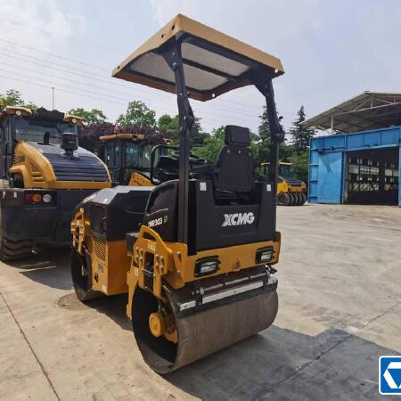 徐工XMR303IV手扶式振动压路机