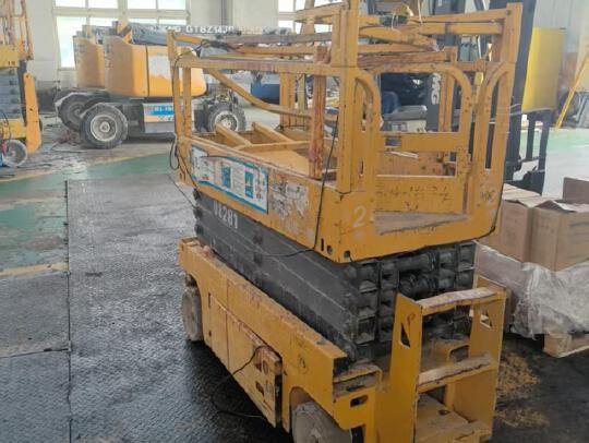 徐工GTJZ0607剪叉式高空作業(yè)平臺