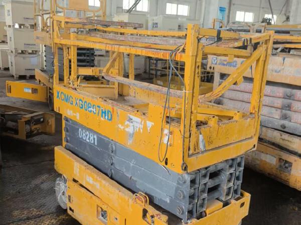 徐工GTJZ0607剪叉式高空作業(yè)平臺