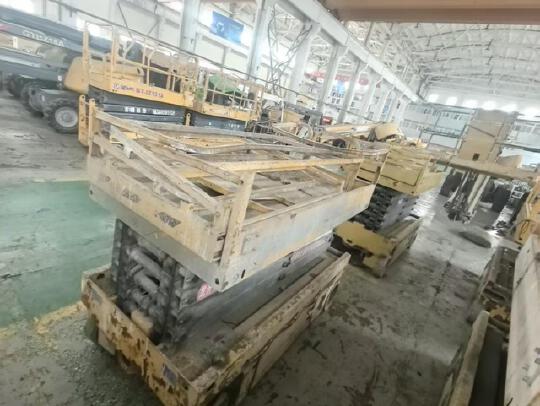徐工GTJZ1012剪叉式高空作業平臺