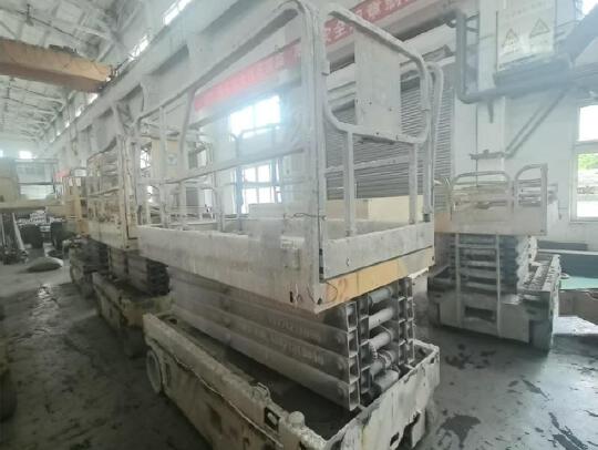 徐工GTJZ1012剪叉式高空作業平臺