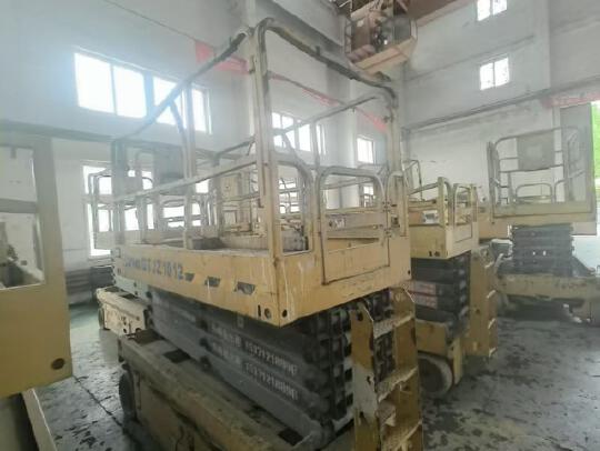徐工GTJZ1012剪叉式高空作業平臺