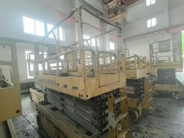 徐工GTJZ1012剪叉式高空作業平臺