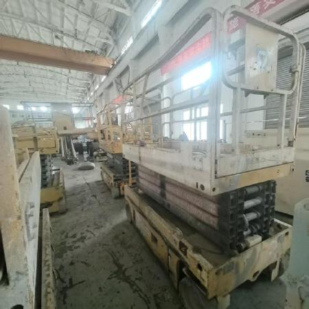 徐工GTJZ1012剪叉式高空作业平台