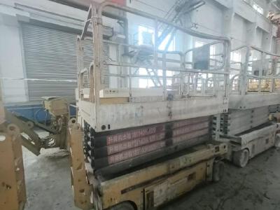 徐工GTJZ1012剪叉式高空作業平臺